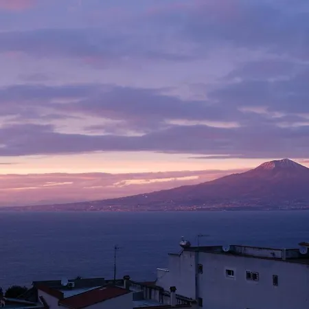 La Casa Nel Cortile Bed and Breakfast Vico Equense