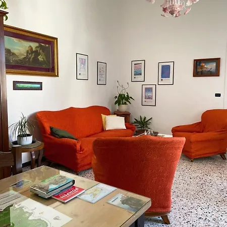 La Casa Nel Cortile Bed & Breakfast *