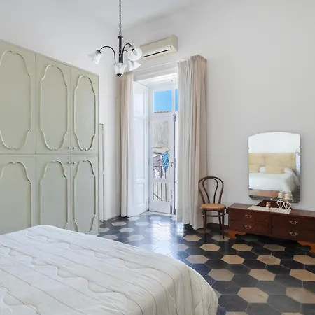La Casa Nel Cortile 4* ヴィーコ・エクエンセ