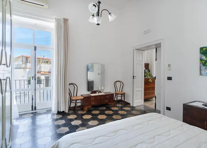 La Casa Nel Cortile Bed & Breakfast 4*