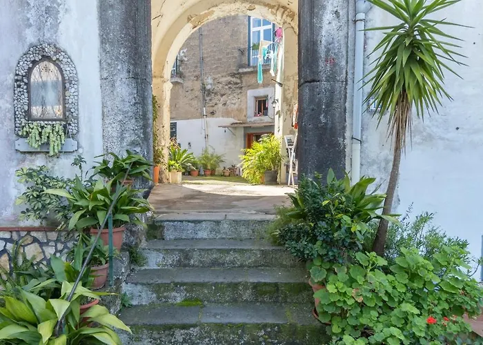 La Casa Nel Cortile Bed & Breakfast 4*