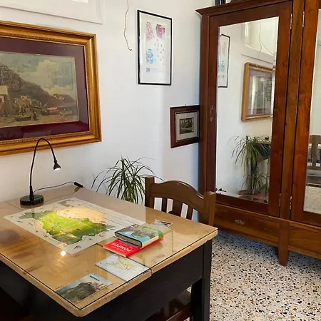 La Casa Nel Cortile Panzió 4*