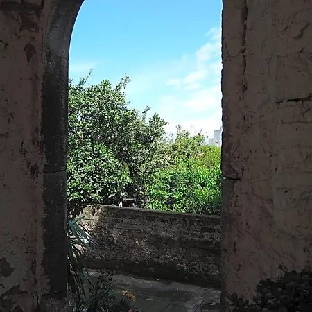Bed and Breakfast La Casa Nel Cortile 4*